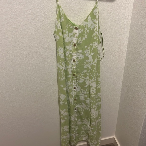 Medium, green maxi dress - Picture 1 of 2